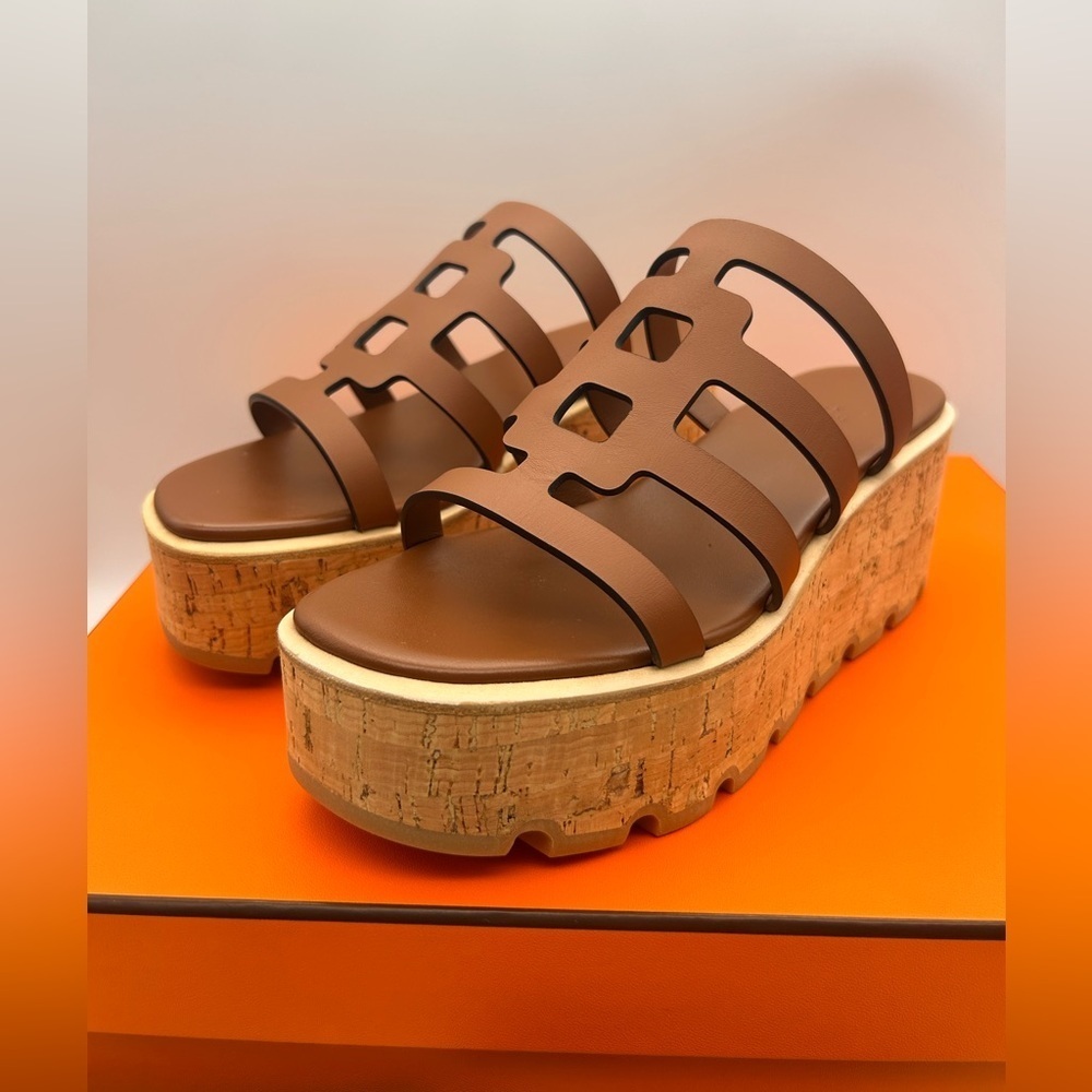 HERMES Isabella 30 Sandal Platform Wedge Gold Camel Brown Size 37 NIB